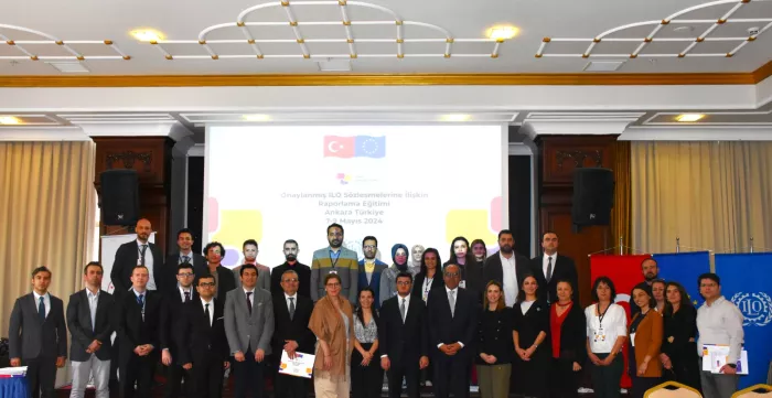 Group of participants at a meeting in Turkiye